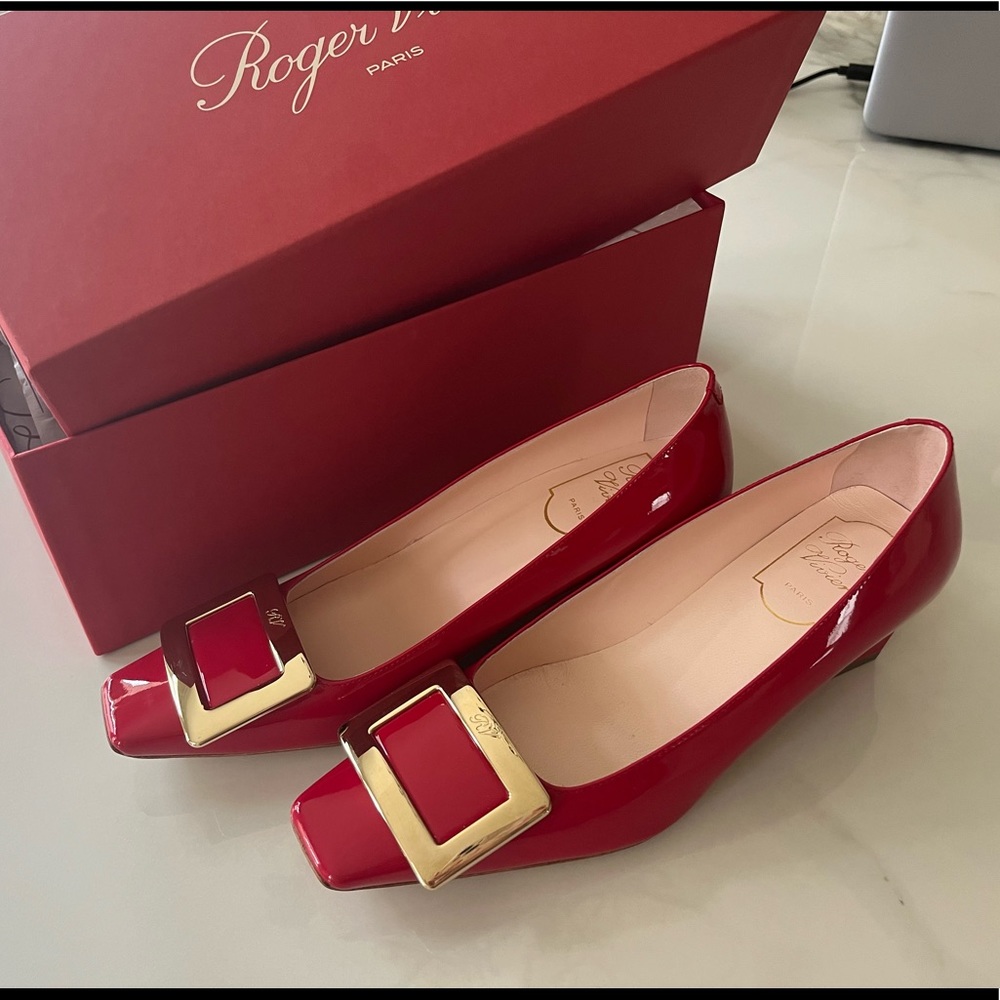 brand new Roger Viver belle buckle shoes